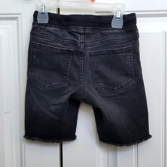 Shorts - Picture 2 of 3